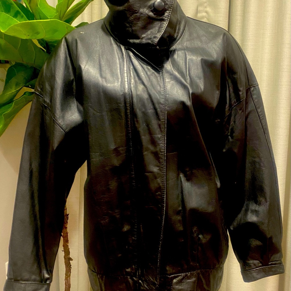 Vintage Soft black Leather /Collar can lay open